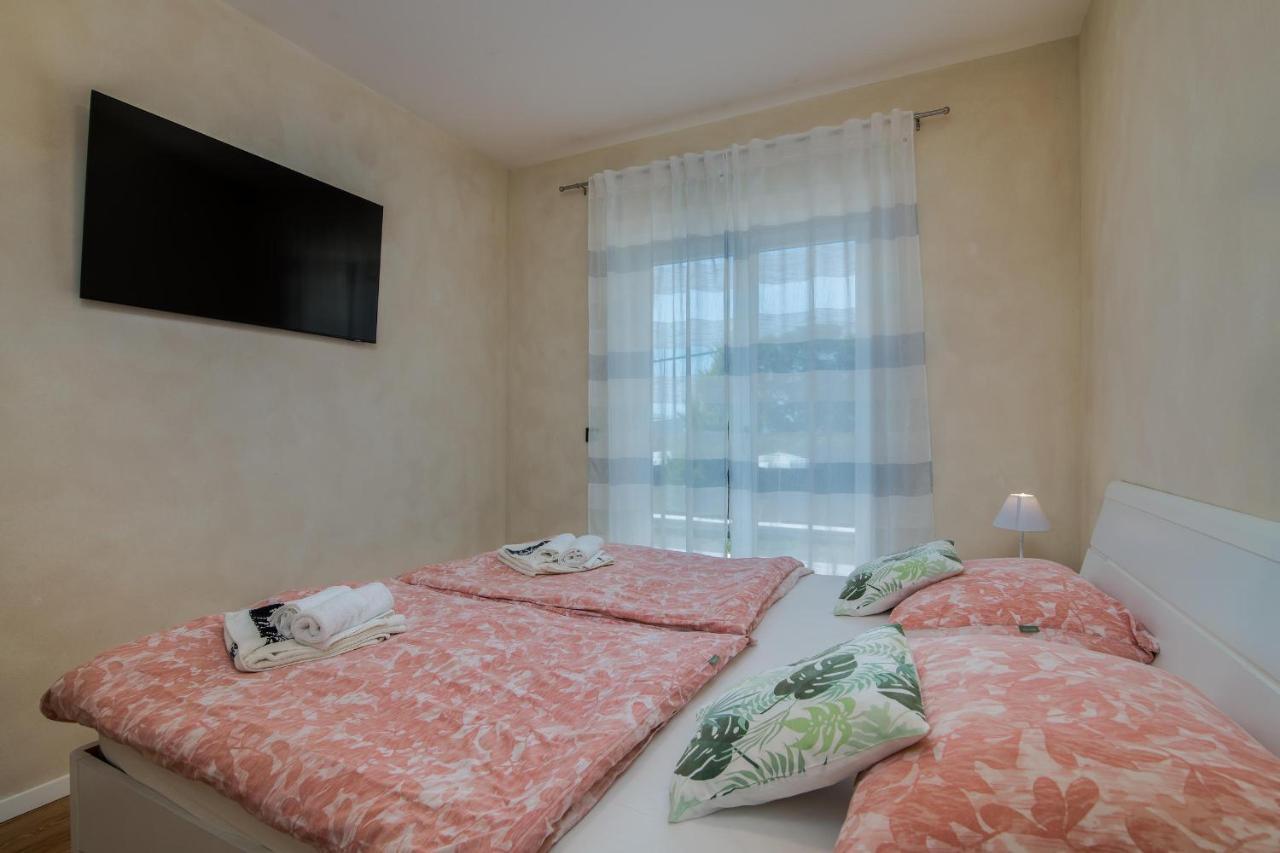 Villa Augusta Малинска Экстерьер фото