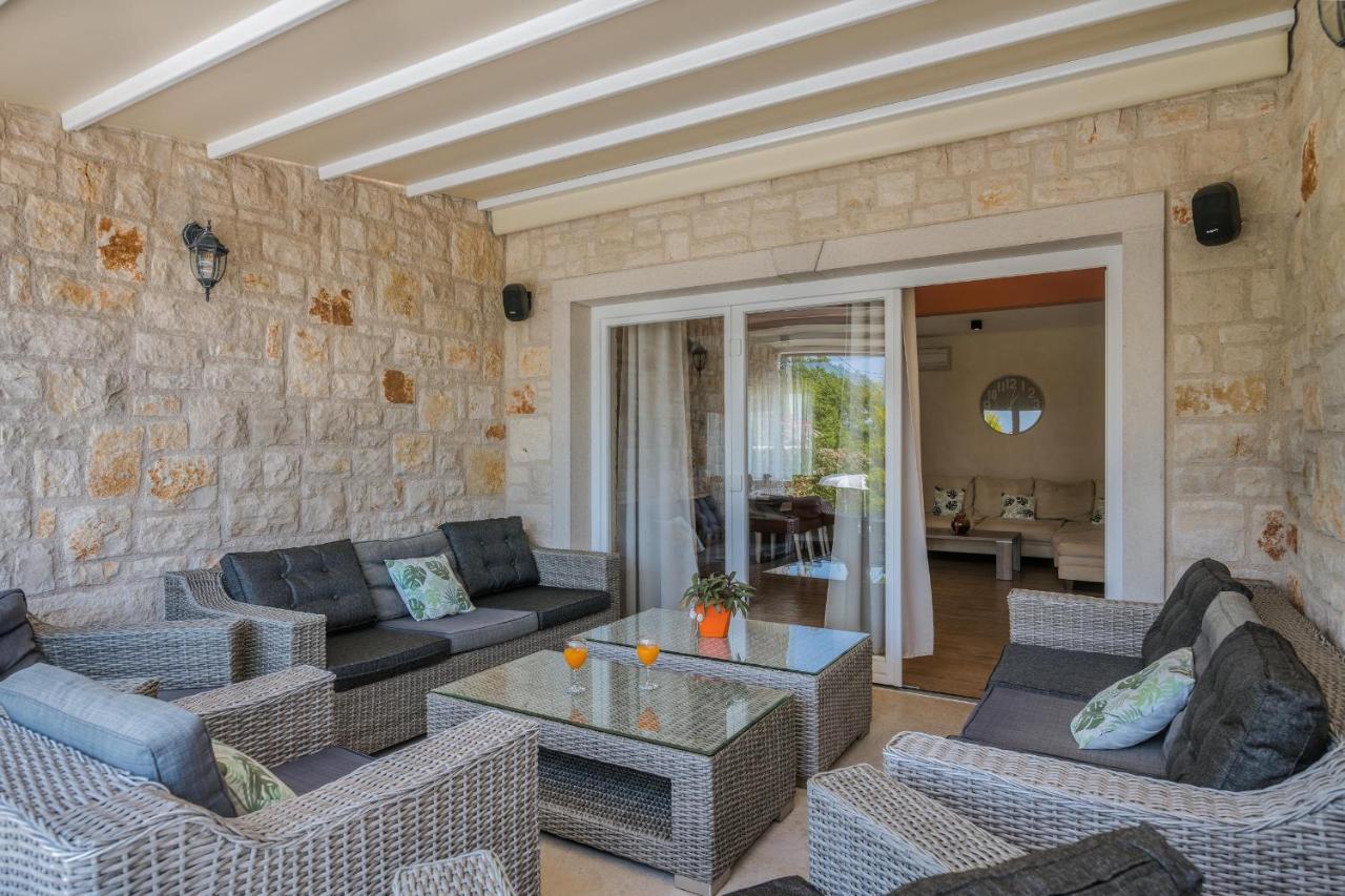 Villa Augusta Малинска Экстерьер фото